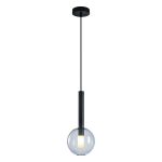 Lampa wisząca Niko D15 z czarnym metalowym uchwytem i przezroczystą szklaną kulą. Produkt zawiera jedno miejsce na żarówkę G9. Powieszony na cienkim czarnym przewodzie, w minimalistycznym stylu.