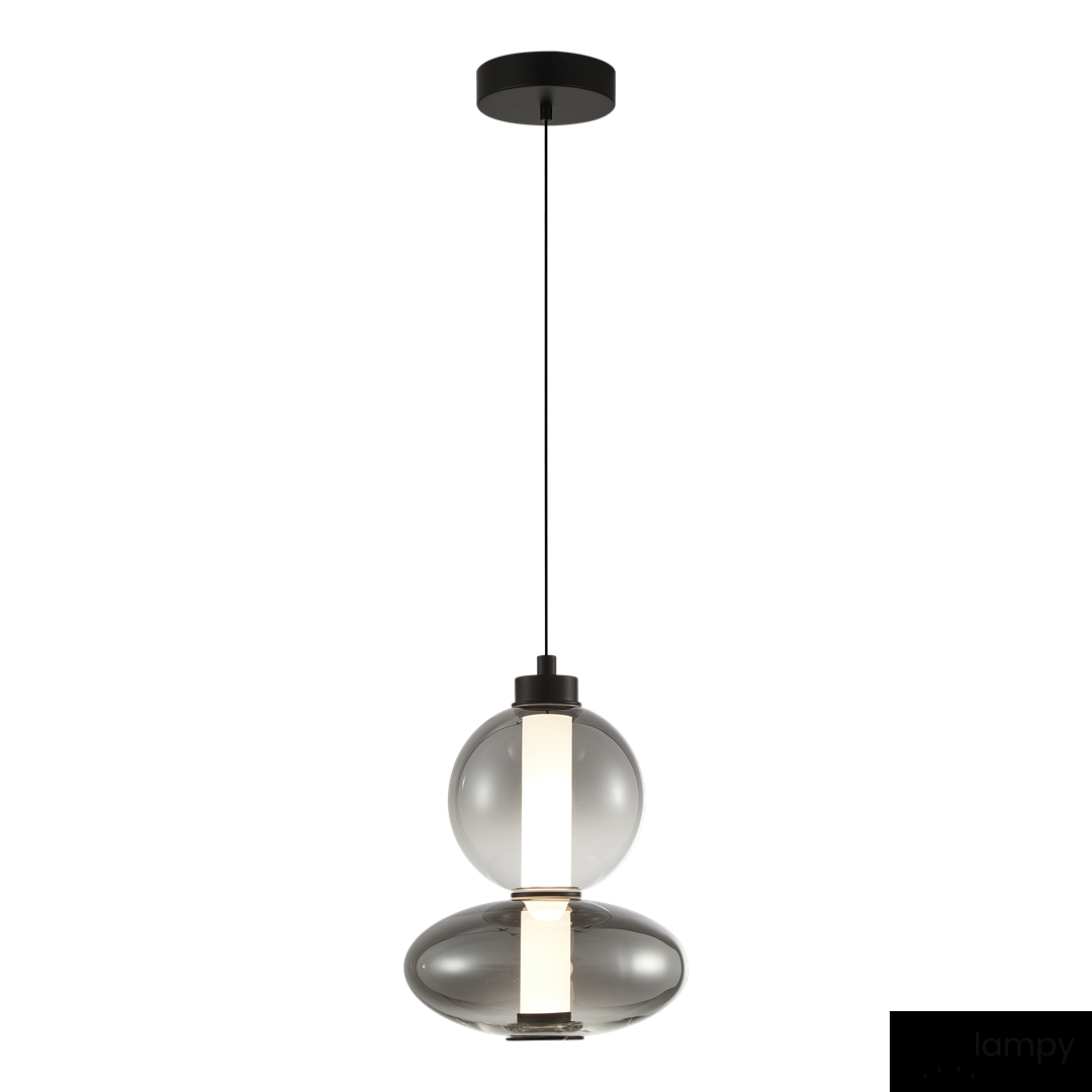 Lampa wisząca Daphne w kolorze czarnym, z jedną żarówką LED 12W. Posiada podwójne klosze w kształcie kul, z przezroczystego szkła, oraz prostą, poziomą oprawę w centralnej części. Zawieszona na cienkim, czarnym przewodzie.