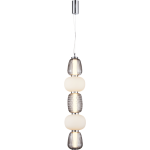 Lampa wisząca Caro z jednym źródłem światła LED, 40W, o chromowanej podstawie. Składa się z trzech różnych kloszy: białego, mlecznego i przezroczystego z teksturą. Zawieszona na cienkim przewodzie, idealna do nowoczesnych wnętrz.