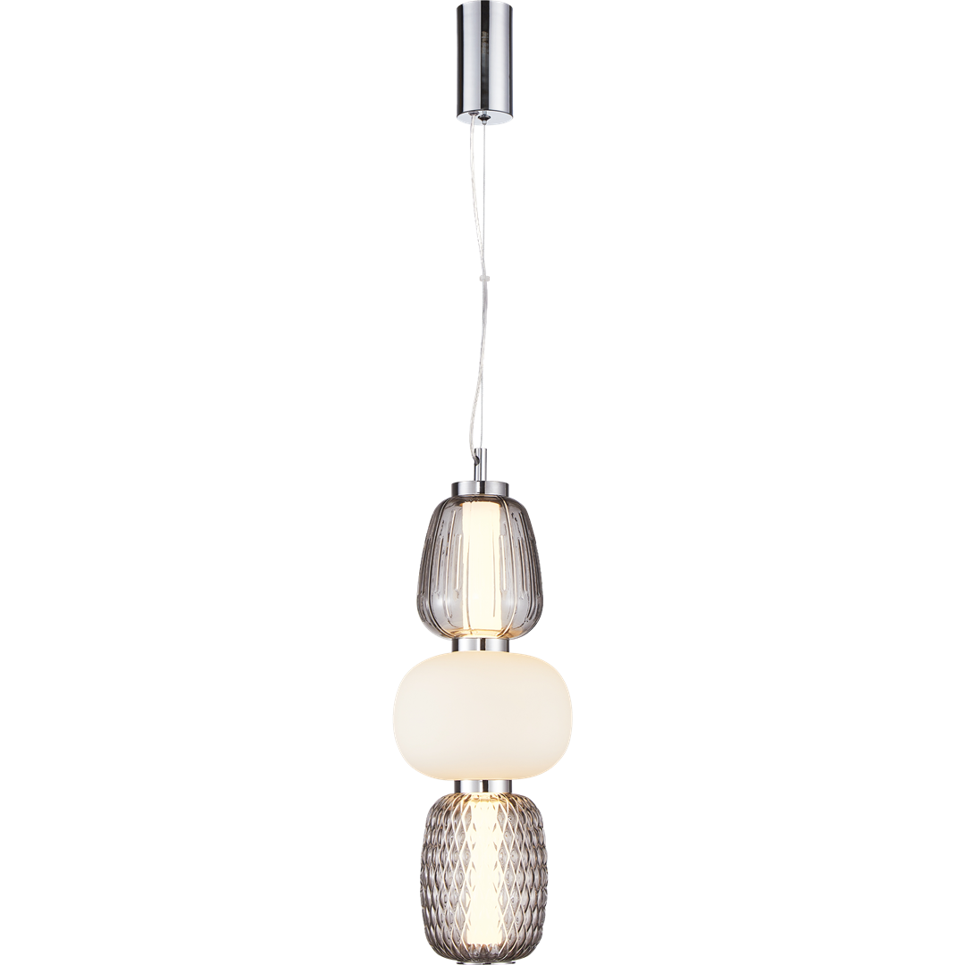 Lampa wisząca Caro z jednym źródłem LED 28W w chromowanej oprawie. Składa się z trzech różnokolorowych kloszy: przezroczystego, białego i teksturowanego, zawieszona na cienkim przewodzie. Idealna do nowoczesnych wnętrz.