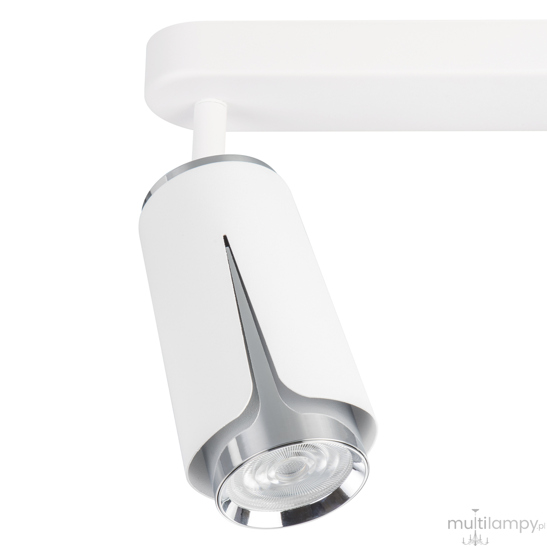 Lampa sufitowa Flower w kolorze białym z chromowanymi detalami, z dwoma oprawami GU10. Ujęcie z boku, pokazujące cylindryczny kształt oraz wycięcie dekoracyjne. Zawieszona pod sufitem, w nowoczesnym stylu.