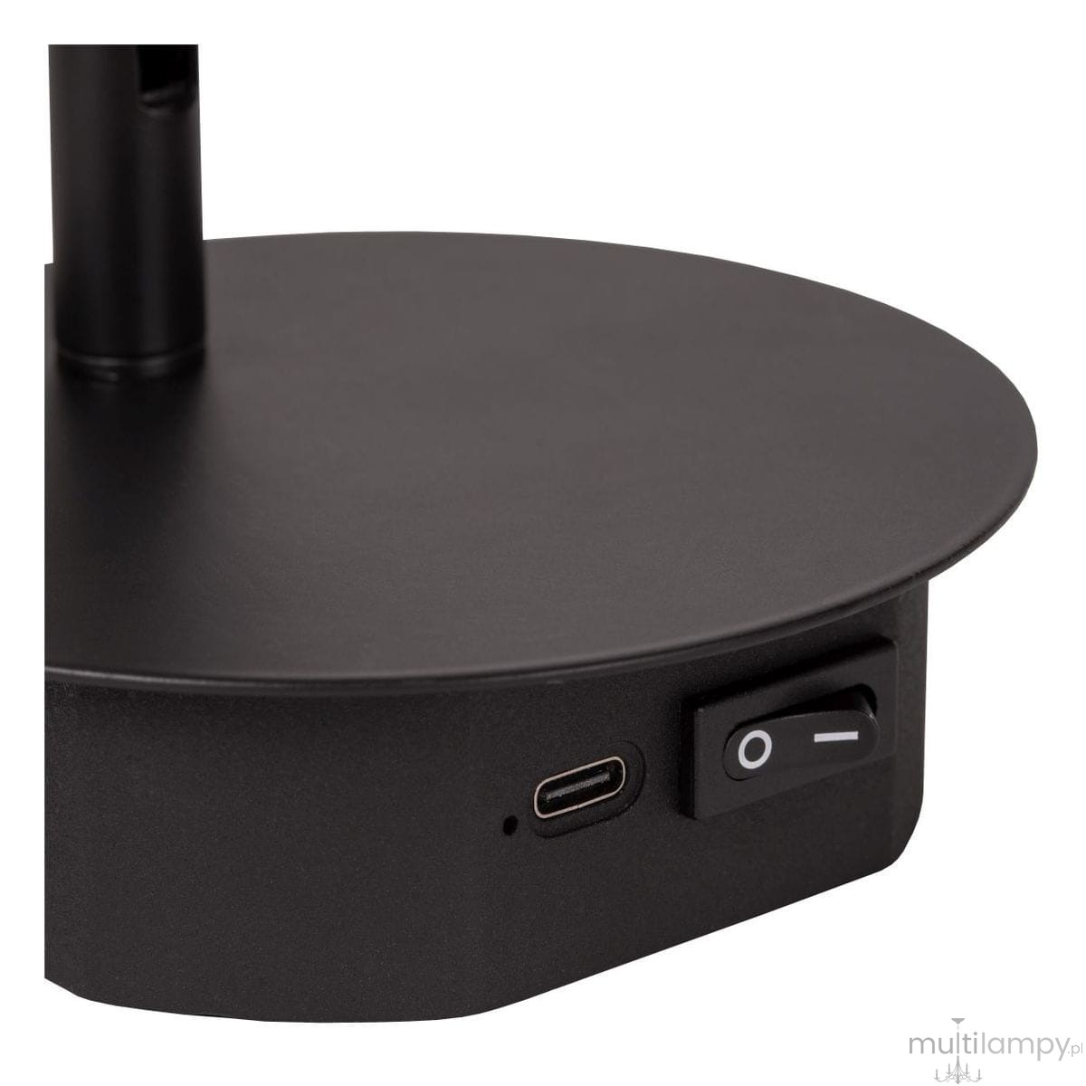 Czarny kinkiet Jolijn zasilany bateryjnie, widok z boku. Na podstawie znajduje się port USB-C oraz przełącznik zasilania. Okrągła, matowa podstawa z prostym designem, idealna do nowoczesnych wnętrz.