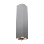 Lampa sufitowa Ander 1xGU10 w kolorze aluminium, o prostokątnym kształcie i matowej fakturze. Ujęcie z boku, ukazujące uchwyt dla żarówki oraz otwór w dolnej części. Produkt zawieszony, na jednolitym tle.