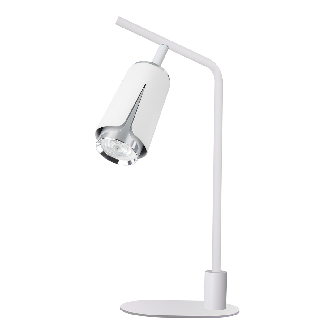 Lampa stołowa Flower w kolorze białym z chromowanymi elementami, wyposażona w oprawę na żarówkę GU10. Posiada smukły, zakrzywiony stelaż i okrągłą podstawę. Ujęcie z boku, pokazujące kształt i detal reflektora.