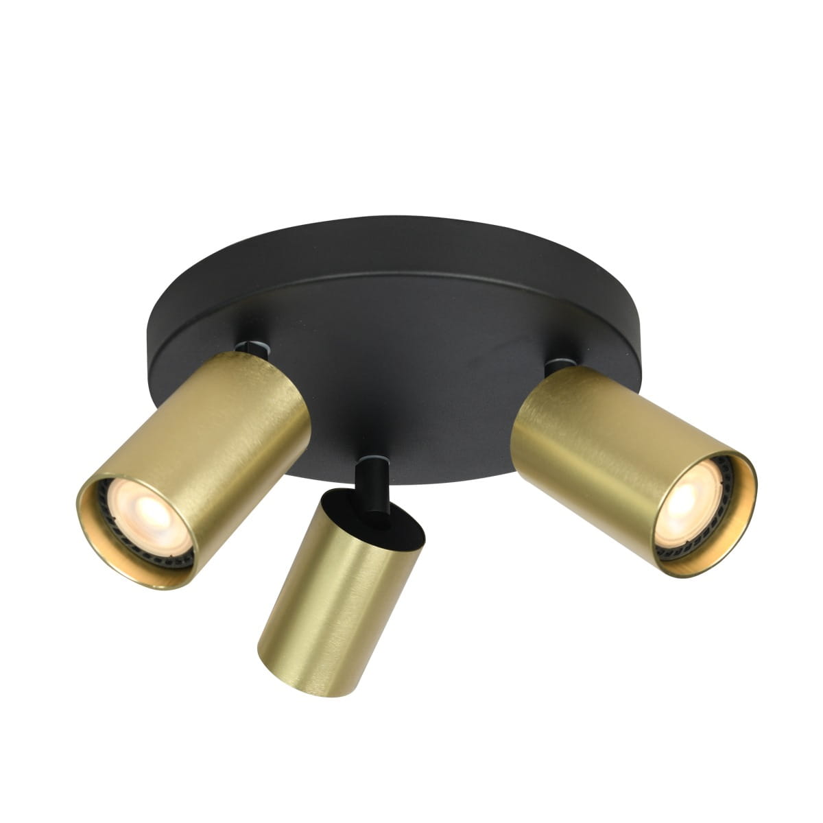 Czarna lampa sufitowa Nesto z trzema ruchomymi spotami w kolorze mosiądzu. Ułożona na okrągłej podstawie, każdy reflektor skierowany w inną stronę, idealna do oświetlenia wnętrz. Wymiary i detale montażowe nie są widoczne.