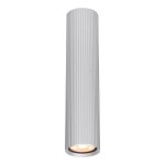 Lampa sufitowa Rilok w kolorze aluminium, cylindryczna, z rowkowaną powierzchnią. Ujęcie frontalne, zawieszona w pozycji pionowej. Widoczna pojedyncza oprawa na żarówkę GU10. Prosta konstrukcja, idealna do nowoczesnych wnętrz.