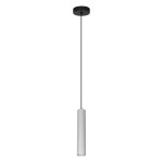 Lampa wisząca Rilok z aluminium, w kolorze białym, o cylindrycznym kształcie. Zawieszona na czarnym przewodzie, z okrągłym mocowaniem sufitowym, przeznaczona na żarówkę GU10. Minimalistyczny design, idealna do nowoczesnych wnętrz.