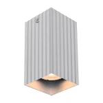 Lampa sufitowa Tecno 1xGU10 w kolorze aluminium, o prostokątnym kształcie z pionowymi żłobieniami. Widoczna oprawa z żarówką umieszczona w dolnej części, montowana na suficie. Idealna do nowoczesnych wnętrz.