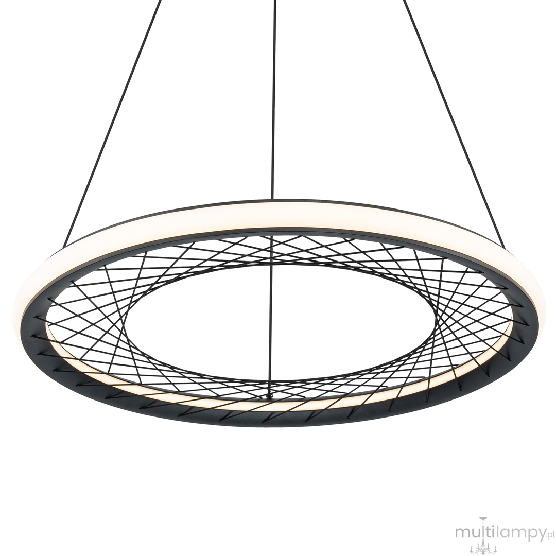 Lampa wisząca Nest w kolorze czarnym, z okrągłym, siatkowym designem. Wyposażona w diodę LED o mocy 43W, zawieszona na cienkich linkach. Lekka konstrukcja z białym pierścieniem świetlnym otaczającym centralny otwór.