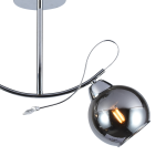 Lampa wisząca Connor 2xE27 w chromowanym wykończeniu, z okrągłym kloszem. Ujęcie z boku, pokazujące przyłącze i detal klosza. Stylowy, nowoczesny design, idealna do nowoczesnych wnętrz.