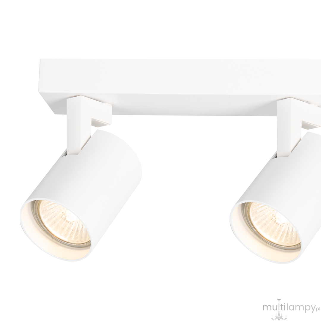 Lampa sufitowa Volf w kolorze białym z trzema reflektorami GU10. Ułożona równolegle do sufitu, z cylindrycznymi kloszami. Prosty, nowoczesny design, idealna do oświetlenia wnętrz. Tło białe, podkreślające minimalistyczny styl.