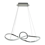 Lampa wisząca Marco w kolorze chromu z jedną żarówką LED 42W. Posiada nowoczesny, organiczny kształt w formie nieskończoności, zawieszona na cienkich linkach. Metalowa podstawa montażowa w prostokątnym kształcie.