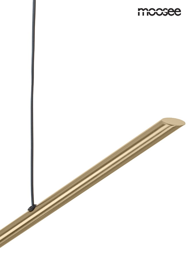 Lampa wisząca Echo w kolorze złotym, z jednym źródłem LED o mocy 3W. Posiada prostokątny, metalowy klosz z gładką powierzchnią, zawieszony na czarnym przewodzie. Widok z boku, ukazujący elegancki, minimalistyczny design.