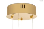 Lampa wisząca Liberty 3B w kolorze złotym z trzema źródłami LED. Okrągła, metalowa podsufitka z widocznymi gwintami i przezroczystymi przewodami. Kąt ujęcia z góry, ukazujący detale konstrukcji i elegancki design.