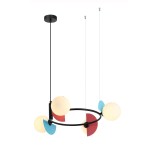 Lampa wisząca Nauti 4xG9 w multikolorze. Posiada cztery okrągłe klosze z mlecznego szkła, zawieszone na czarnym pierścieniu. Elementy dekoracyjne w kolorze niebieskim i czerwonym. Zawieszona na cienkich linkach, w nowoczesnym stylu.