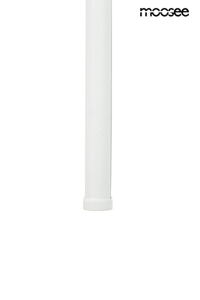 Kinkiet Ombre 100 w kolorze białym, wykonany z metalu, prosty, cylindryczny kształt. Ujęcie frontalne, widoczny element montażowy u dołu. Produkt przeznaczony do montażu na ścianie, zintegrowane źródło światła LED o mocy 12W.