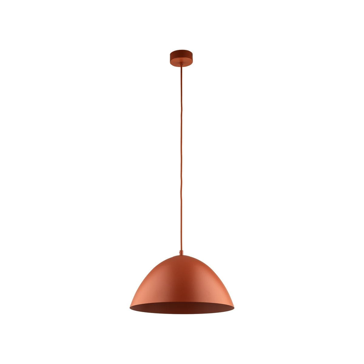 Lampa wisząca Faro D34 w kolorze ceglastym, z metalowym kloszem w kształcie półkuli. Ujęcie frontalne, zawieszona na długim przewodzie. Przeznaczona na żarówkę E27, idealna do nowoczesnych wnętrz. Tło białe, co podkreśla kolor lampy.