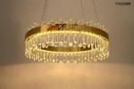 Lampa wisząca Amira 60 w kolorze złotym, z jednym źródłem światła LED o mocy 21W. Okrągła konstrukcja z przezroczystymi kryształami zawieszona na cienkich linkach, emitująca ciepłe światło.