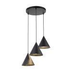 Lampa wisząca Cono z trzema kloszami w kształcie stożków, czarna z metalicznym wykończeniem wewnątrz, zawieszona na cienkich linkach, montowana do sufitu. Klasyczny design, idealna do nowoczesnych wnętrz.