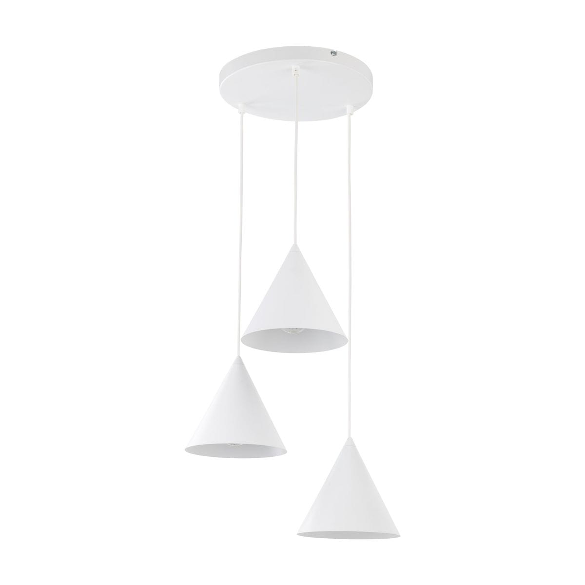 Lampa wisząca Cono z trzema kloszami w kształcie stożków, wykonana w białym kolorze. Ujęcie z góry, z długimi przewodami. Montaż sufitowy z okrągłą podstawą. Przeznaczona do żarówek E27.