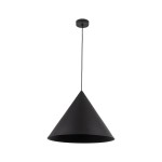 Lampa wisząca Cono D50 w kolorze czarnym, w kształcie stożka. Wyposażona w gniazdo E27, zawieszona na cienkim przewodzie. Prosty design, idealna do nowoczesnych wnętrz, umieszczona na białym tle.