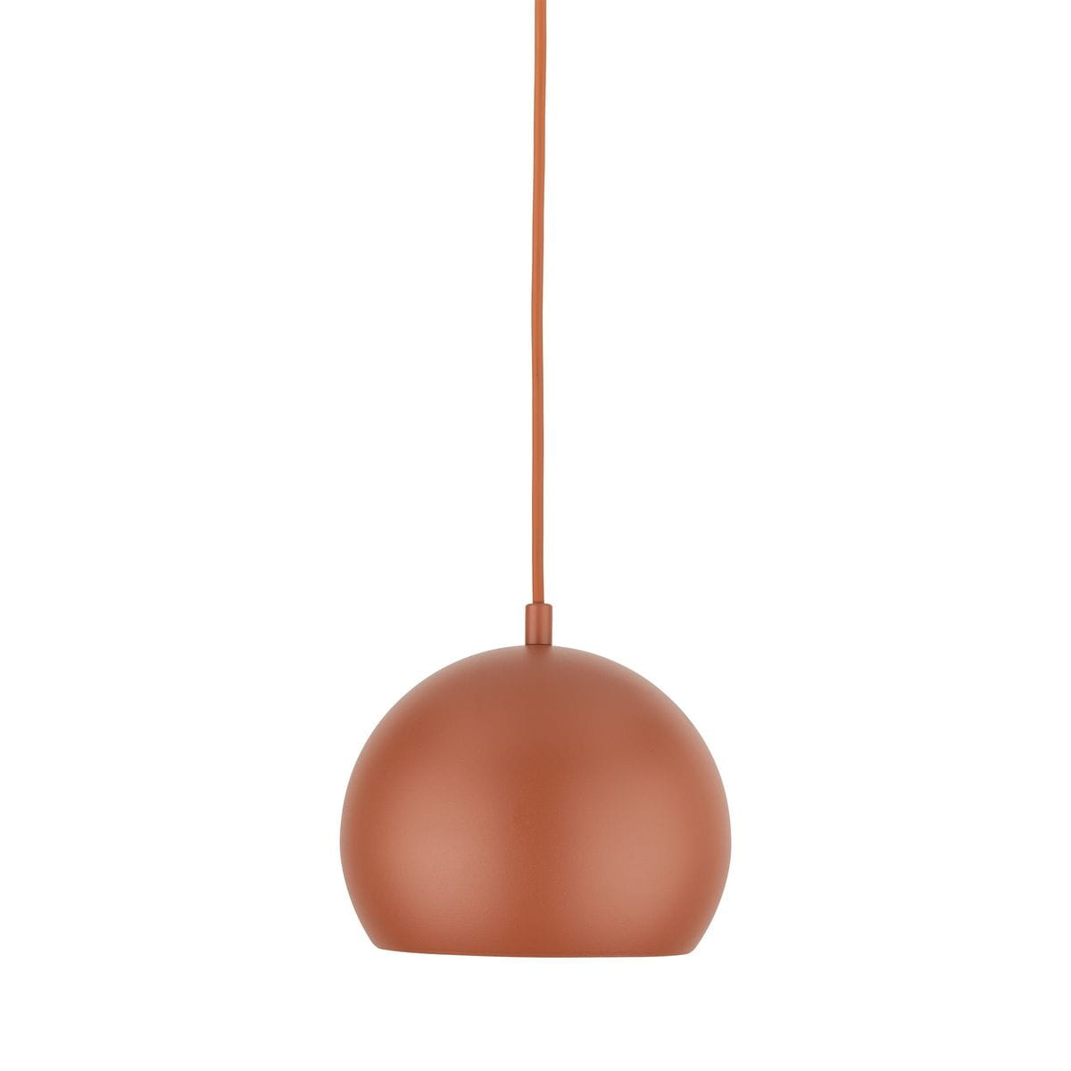 Lampa wisząca Zoe D17 w kolorze ceglastym, z metalowym kloszem w kształcie półkuli, zawieszona na długim przewodzie. Przeznaczona do żarówki E27, idealna do nowoczesnych aranżacji wnętrz. Tło białe, proste.