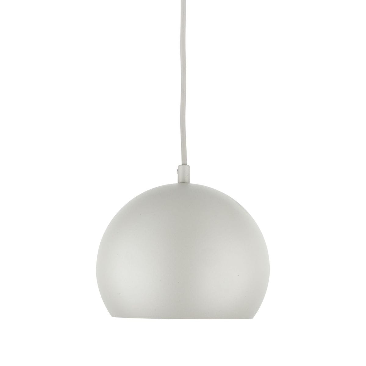 Beżowa lampa wisząca Zoe D17 o kształcie półkulistym, zawieszona na białym przewodzie. Wykonana z matowego materiału, przeznaczona na żarówkę E27. Prosty, nowoczesny design, idealna do różnych aranżacji wnętrz.