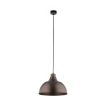 Brązowa lampa wisząca Cap z oprawą na żarówkę E27, o zaokrąglonym kloszu. Produkt zawieszony na cienkim, czarnym przewodzie, z drewnianym detalem u podstawy. Stojąca w pionie, na białym tle.