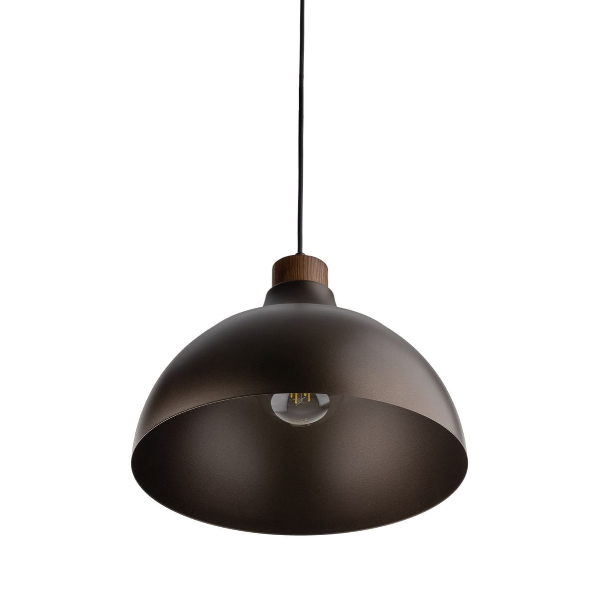 Lampa wisząca Cap w kolorze brązowym z metalowym kloszem w kształcie półkuli, zawieszona na czarnym przewodzie. U góry znajduje się drewniane mocowanie. Wewnątrz widoczna żarówka E27.