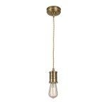 Lampa wisząca z postarzanym mosiądzu, z pojedynczym gniazdem E27. Kształt cylindryczny z dekoracyjnym detalem u góry, zawieszona na plecionym przewodzie. Widoczna żarówka w przezroczystej oprawie. Tło białe, minimalistyczne.