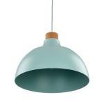 Lampa wisząca w kolorze miętowym z metalowym kloszem o półkulistym kształcie i drewnianym mocowaniem. Zawieszona na cienkim kablu, przeznaczona na żarówkę E27. Oświetlenie w stylu nowoczesnym.