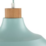 Lampa wisząca Cap w kolorze miętowym, z kloszem o gładkiej, matowej powierzchni i drewnianym elementem u góry. Klosz ma kształt stożkowy, a lampa jest zawieszona na cienkim przewodzie.