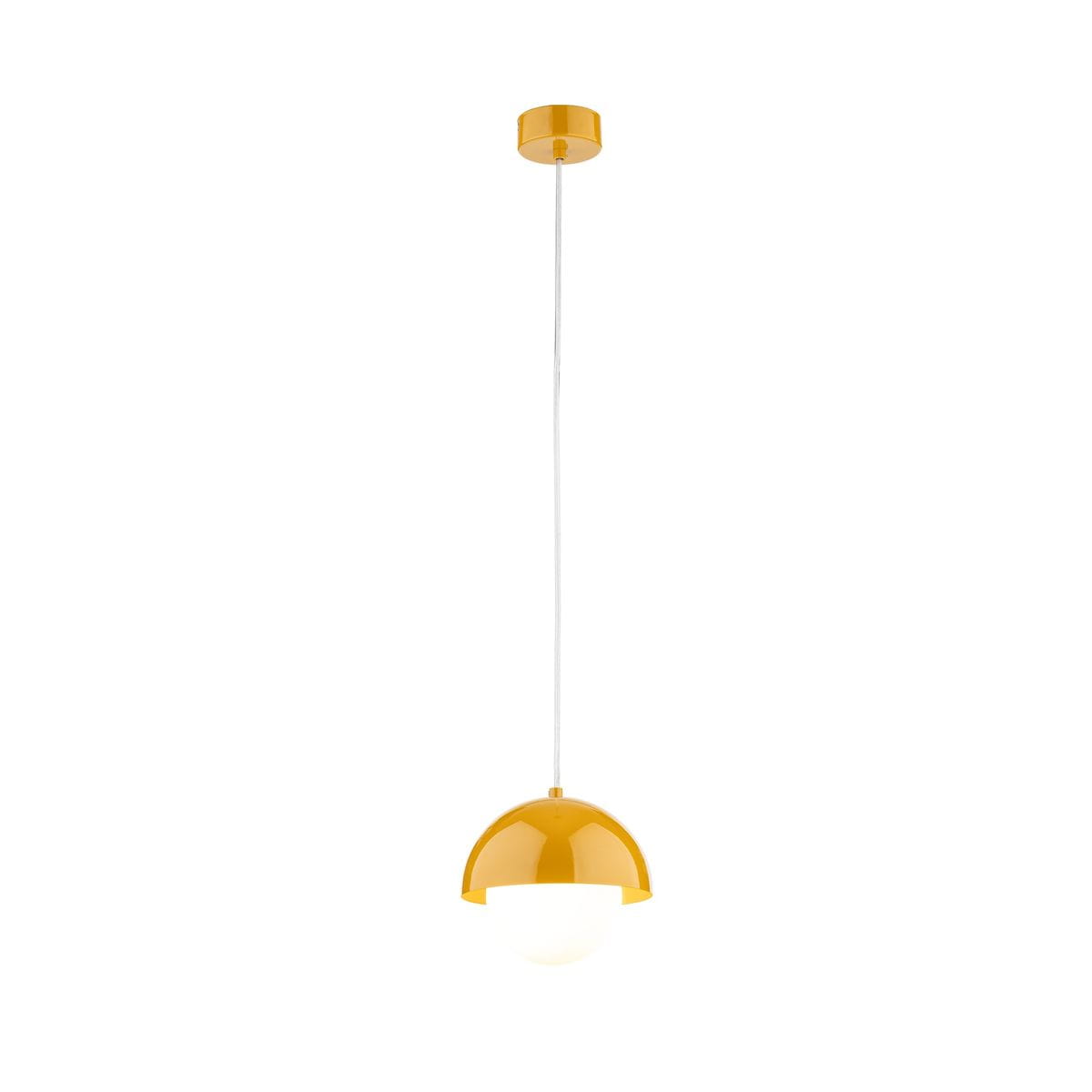 Lampa wisząca Bono D17 z jedną oprawą G9, w kolorze ochry. Posiada półkulisty klosz z matowego szkła i błyszczący metalowy element u góry. Wisi na cienkim przewodzie, zawieszona prosto z sufitu, na jednolitym tle.