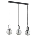 Lampa wisząca Atori z trzema kloszami E14 w kolorze czarnym i chromowanym. Klosze mają okrągły kształt i lustrzaną powierzchnię, zawieszone na czarnych przewodach. Montaż na prostokątnej podstawie sufitowej.