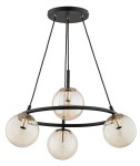 Lampa wisząca Ringo z czarnym metalowym stelażem i bursztynowymi szklanymi kloszami. Posiada cztery źródła światła E14, zawieszona na cienkich linkach, w kształcie okręgu. Idealna do nowoczesnych wnętrz.