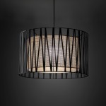 Lampa wisząca Harmony 3xE27 w kolorze czarnym i brązowym, z metalową siatką i brązowym abażurem. Ujęcie z dołu, pokazujące detal konstrukcji oraz źródło światła, na ciemnym tle.