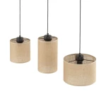 Lampa wisząca Juta z trzema kloszami w kolorze brązowym z juty, zawieszona na czarnych przewodach. Klosze mają cylindryczny kształt, a na górze widoczne są czarne oprawy E27. Wymiary kloszy różnią się, tworząc ciekawą kompozycję.