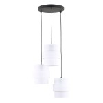 Lampa wisząca Calisto z trzema abażurami w kolorze białym, zawieszona na czarnych przewodach. Abażury mają cylindryczny kształt, a ich struktura jest lekko teksturowana. Montowana na okrągłej, czarnej podstawie sufitowej.