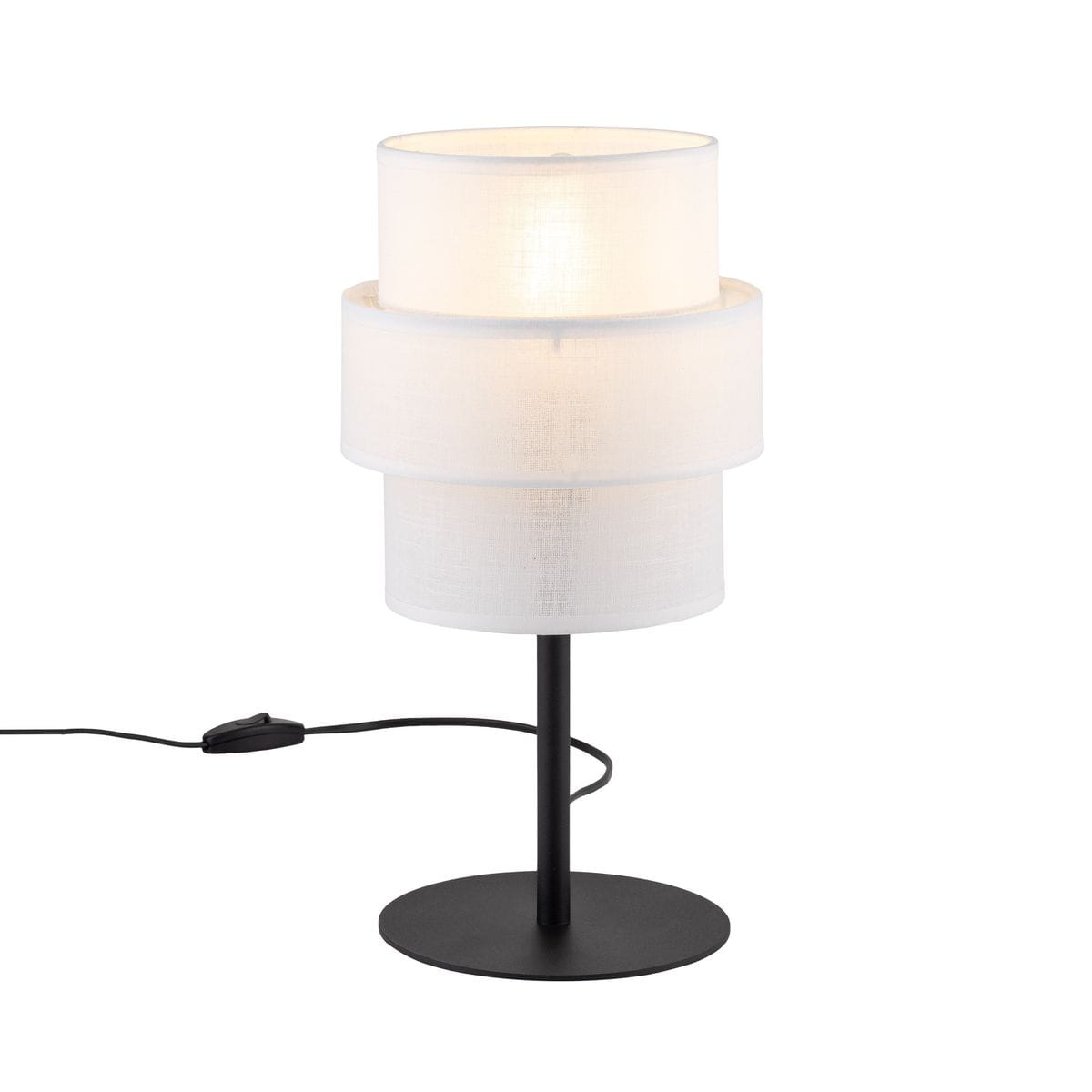 Lampka stołowa Calisto z czarną metalową podstawą i trzema białymi, okrągłymi abażurami. Kabel z przełącznikiem widoczny z boku. Ujęcie z boku, eksponujące warstwową konstrukcję i detal materiału abażurów.