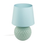 Lampa stołowa Santana 1xE27 w kolorze miętowym, z ceramiczną podstawą o teksturze w romby oraz papierowym kloszem w jasnym odcieniu błękitu. Ujęcie z boku, produkt stojący na prostym tle.
