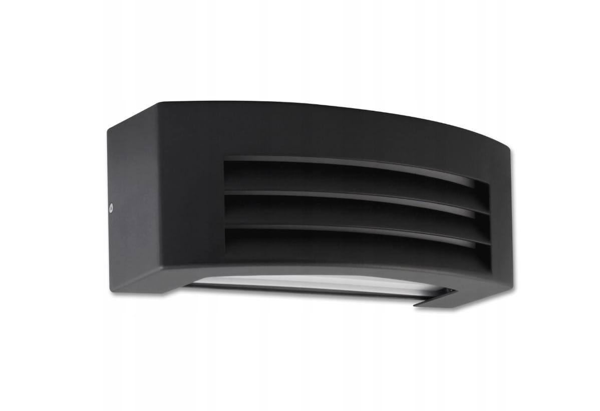 Kinkiet elewacyjny Corso w kolorze antracytowym, z zaokrąglonym kształtem i trzema szczelinami wentylacyjnymi. Zainstalowany w pozycji wiszącej, przystosowany do żarówki E27. Tło jasne, co podkreśla detal produktu.
