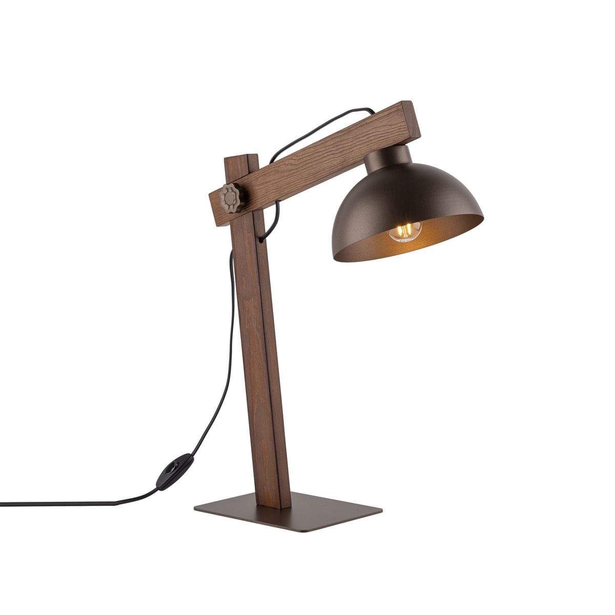 Brązowa lampa biurkowa Oslo z metalowym kloszem i drewnianą podstawą. Ujęcie z boku, z widocznym przewodem z włącznikiem. Klosz w kształcie miski skierowany w dół, podstawa kwadratowa, stabilna. Idealna do biura lub domowego miejsca pracy.
