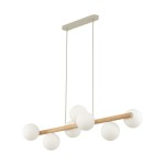 Lampa wisząca Estera z siedmioma kulistymi kloszami z matowego szkła na drewnianym stelażu w jasnym kolorze. Produkt zawieszony na cienkich linkach, z prostokątnym mocowaniem sufitowym w beżowym odcieniu.