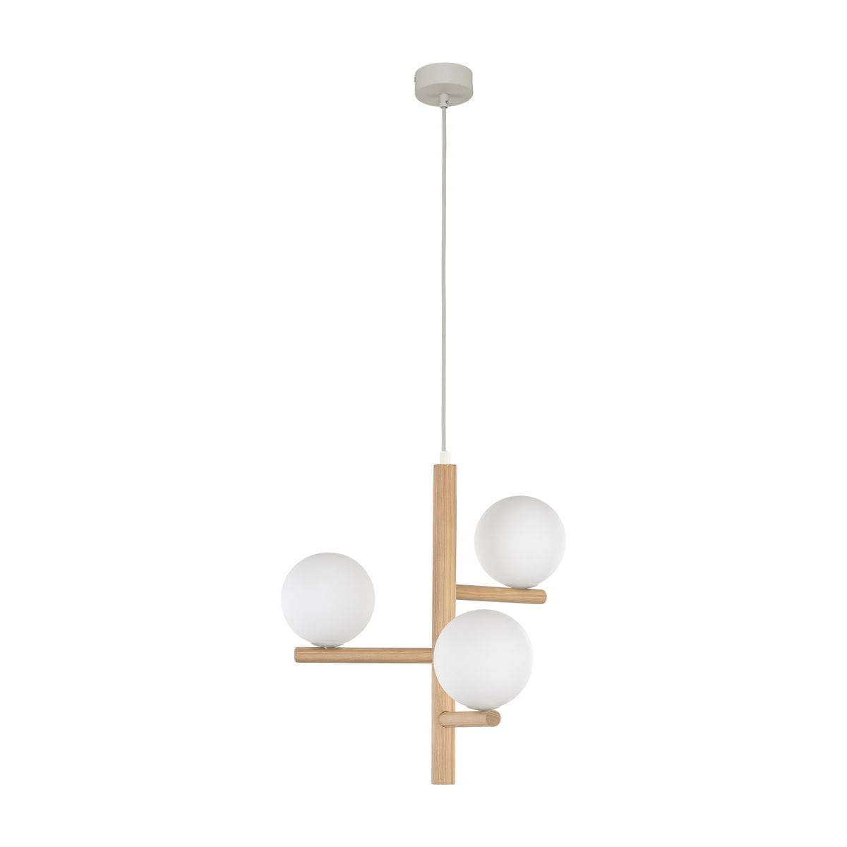 Estera lampa wisząca w kolorze beżowym, wykonana z jasnego drewna, z trzema okrągłymi kloszami z białego szkła. Lampa ma prosty, nowoczesny kształt, zawieszona na białym przewodzie z sufitem. Idealna do wnętrz w stylu skandynawskim.