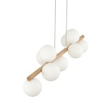 Beżowa lampa wisząca Estera z dziewięcioma kulami G9, zawieszona na drewnianym, jasnym stelażu. Kule są matowe, okrągłe, a całość ma nowoczesny design, idealna do różnorodnych wnętrz.