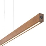 Lampa wisząca Teo w kolorze czarnym z elementami z ciemnego drewna, prostokątna, z zintegrowanym źródłem światła LED o mocy 13W. Ujęcie z boku, ukazujące detal obudowy i czarny przycisk.