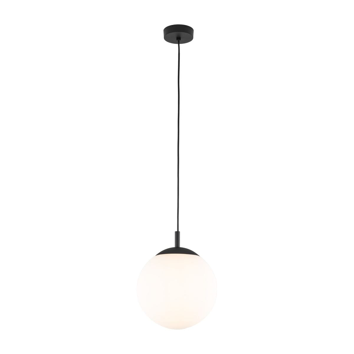 Lampa wisząca Esme D30 z żarówką E27, w kolorze czarnym i białym. Okrągła, matowa kula z białego szkła zawieszona na cienkim czarnym przewodzie, z metalowym mocowaniem sufitowym. Wisi w pozycji pionowej na jednolitym tle.