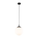 Lampa wisząca Esme D30 z żarówką E27, w kolorze czarnym i białym. Okrągła, matowa kula z białego szkła zawieszona na cienkim czarnym przewodzie, z metalowym mocowaniem sufitowym. Wisi w pozycji pionowej na jednolitym tle.