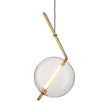 Lampa wisząca Amore w kolorze złotym z przezroczystą, okrągłą kloszem. Posiada metalowy uchwyt w formie prostokątnej rurki. Źródło światła LED o mocy 12W, zawieszona na czarnym przewodzie. Kąt ujęcia z boku, ukazujący detale konstrukcji.