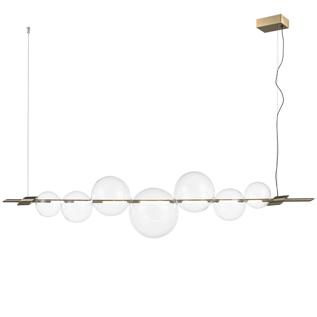 Lampa wisząca Amore w złotym kolorze z jedną żarówką LED 12W, składająca się z przezroczystych kul o różnych średnicach, zamontowana na płaskiej, złotej podstawie. Produkt zawieszony na cienkim kablu, z widoczną instalacją sufitową.